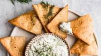 Homemade Tzatziki Sauce Recipe (yogurt cucumber sauce!) Homemade Tzatziki Sauce Recipe (yogurt cucumber sauce!)