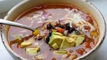 Chicken tortilla soup (pioneer woman style) Chicken tortilla soup (pioneer woman style)