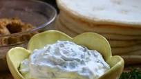 Easy Healthy Homemade Tzatziki Sauce (Cucumber & Greek Yogurt Sauce) Easy Healthy Homemade Tzatziki Sauce (Cucumber & Greek Yogurt Sauce)