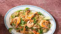 Salteado de fideos filipinos Pancit Bihon Salteado de fideos filipinos Pancit Bihon