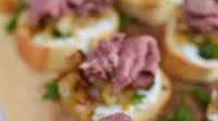Beef Crostini with Caramelized Onion and Goat Cheese Beef Crostini with Caramelized Onion and Goat Cheese
