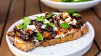 Bruschetta aux aubergines confites et mozzarella Bruschetta aux aubergines confites et mozzarella