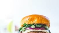 Tex Mex Burgers with Guacamole Tex Mex Burgers with Guacamole