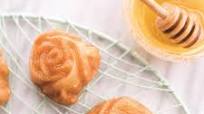 Raspberry Rosebud Cakes Raspberry Rosebud Cakes