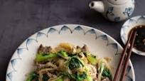 Vietnamese Stir Fry Rice Noodles with Beef Vietnamese Stir Fry Rice Noodles with Beef