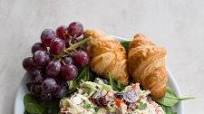 Greek Yogurt Chicken Salad with Grapes and Cranberries Greek Yogurt Chicken Salad with Grapes and Cranberries