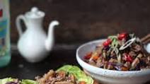 Minced Chinese chicken in lettuce cups Minced Chinese chicken in lettuce cups