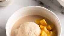 Thai Mango Sticky Rice Dessert (Khao Niaow Ma Muang) Thai Mango Sticky Rice Dessert (Khao Niaow Ma Muang)