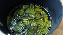 Fresh Tomato Sauce and Garlic Basil Oil Fresh Tomato Sauce and Garlic Basil Oil