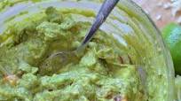 Chunky Paleo Guacamole (Easy, GF, DF, Sugar free) Chunky Paleo Guacamole (Easy, GF, DF, Sugar free)