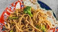 Simple Mushroom Broccoli Stir Fry Noodles Simple Mushroom Broccoli Stir Fry Noodles