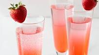 Strawberry-Kiwi Sparkler Strawberry-Kiwi Sparkler