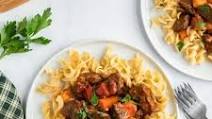 Slow Cooker Hungarian Goulash & Noodles Slow Cooker Hungarian Goulash & Noodles
