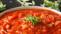 Easy No-Cook Pizza Sauce with Fresh Basil Easy No-Cook Pizza Sauce with Fresh Basil