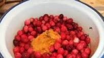 Fresh Cranberry Sauce with Orange Zest and Pineapple Fresh Cranberry Sauce with Orange Zest and Pineapple