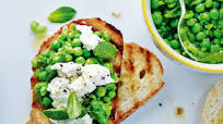 Pea, goats’ cheese and mint bruschetta Pea, goats’ cheese and mint bruschetta