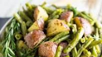 Garlic Herb Roasted Potatoes and Green Beans Garlic Herb Roasted Potatoes and Green Beans