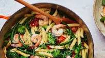 26+ Delicious Pasta Side Dishes (+Garlic Parmesan White Sauce) 26+ Delicious Pasta Side Dishes (+Garlic Parmesan White Sauce)