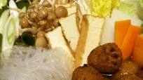 Steps to Prepare Perfect Warming Hot Pot with Deep Fried Meatballs and Chinese Sauce Steps to Prepare Perfect Warming Hot Pot with Deep Fried Meatballs and Chinese Sauce