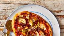 Tandoori Chicken Pizza With Garlic & Herb Dip Tandoori Chicken Pizza With Garlic & Herb Dip