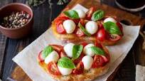 Bruschetta, el aperitivo italiano por excelencia que más se consume en todo el país Bruschetta, el aperitivo italiano por excelencia que más se consume en todo el país