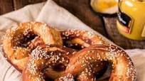 German Soft Pretzels (Laugenbrezel) German Soft Pretzels (Laugenbrezel)