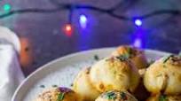 Pesto Mozzarella Stuffed Dough Balls Pesto Mozzarella Stuffed Dough Balls