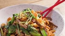 Jerry Mai's nui xao bo stir-fry pasta and beef Jerry Mai's nui xao bo stir-fry pasta and beef