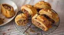 Sausage rolls with caramelised red onions Sausage rolls with caramelised red onions
