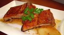Costillas de cerdo asadas con salsa barbacoa Costillas de cerdo asadas con salsa barbacoa