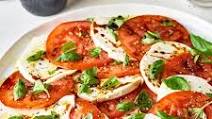 How To Make Easy Caprese Salad with Balsamic Glaze How To Make Easy Caprese Salad with Balsamic Glaze
