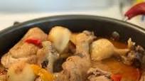 Ginataang Manok (Chicken Cooked in Coconut Milk) Ginataang Manok (Chicken Cooked in Coconut Milk)