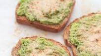 Tostadas de Aguacate Tostadas de Aguacate