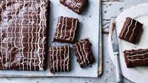 Chocolate traybake with feather icing Chocolate traybake with feather icing