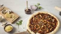 Pizza barbacoa con pollo y champiñones Pizza barbacoa con pollo y champiñones