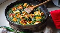 Palak Paneer Spinach & Cheese Curry (Made With Halloumi!) Palak Paneer Spinach & Cheese Curry (Made With Halloumi!)