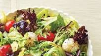 Caprese Salad with Spring Mix Caprese Salad with Spring Mix