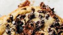 Nutella Stuffed Chocolate Chip Cookies Nutella Stuffed Chocolate Chip Cookies