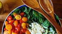 Spinach Salad with Quinoa, Garbanzo Beans, and Paprika Dressing Spinach Salad with Quinoa, Garbanzo Beans, and Paprika Dressing