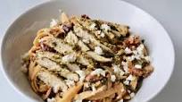 Creamy Mediterranean Hummus Pasta with Pesto Chicken Creamy Mediterranean Hummus Pasta with Pesto Chicken