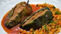 Chile Relleno de Frijoles con Arroz Chile Relleno de Frijoles con Arroz