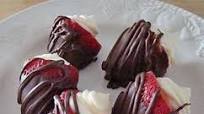 Cheesecake Filled Chocolate Covered Strawberries Recipe - (4.4/5) Cheesecake Filled Chocolate Covered Strawberries Recipe - (4.4/5)