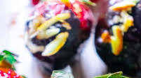 Chocolate and Nuts covered Strawberries Chocolate and Nuts covered Strawberries