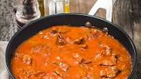 Carne Con Tomate (Meat in Tomato Sauce) Carne Con Tomate (Meat in Tomato Sauce)
