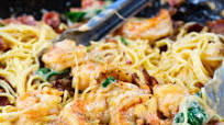 Creamy Angel Hair Pasta with Bacon and Shrimp Creamy Angel Hair Pasta with Bacon and Shrimp