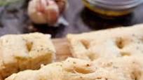 Easy Garlic Rosemary Focaccia Easy Garlic Rosemary Focaccia