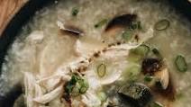 Century Egg Congee with Chicken (皮蛋瘦肉粥) Century Egg Congee with Chicken (皮蛋瘦肉粥)