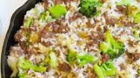 The best easy cheesy casserole with ground beef & broccoli The best easy cheesy casserole with ground beef & broccoli