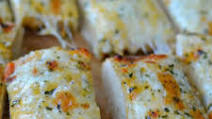 Triple Cheese Garlic Bread Triple Cheese Garlic Bread