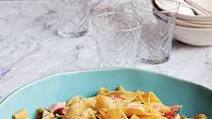 Pappardelle with Salmon and Peas in Pesto Cream Sauce Pappardelle with Salmon and Peas in Pesto Cream Sauce